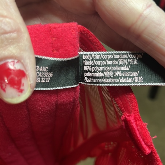 Nwot Victoria’s Secret red lace corset thigh high attachments 36 D❣️ - Picture 9 of 9